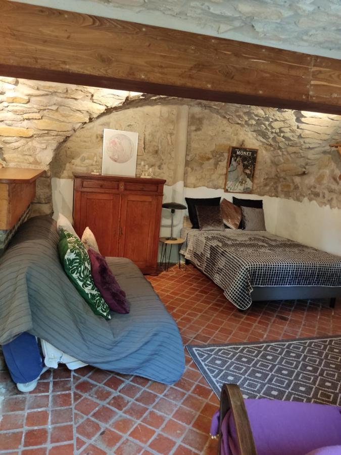 Gites et studios les cigales à Grospierres, piscine partagée, studio murier 2 personnes Esterno foto