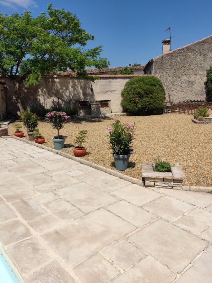 Gites et studios les cigales à Grospierres, piscine partagée, studio murier 2 personnes Esterno foto